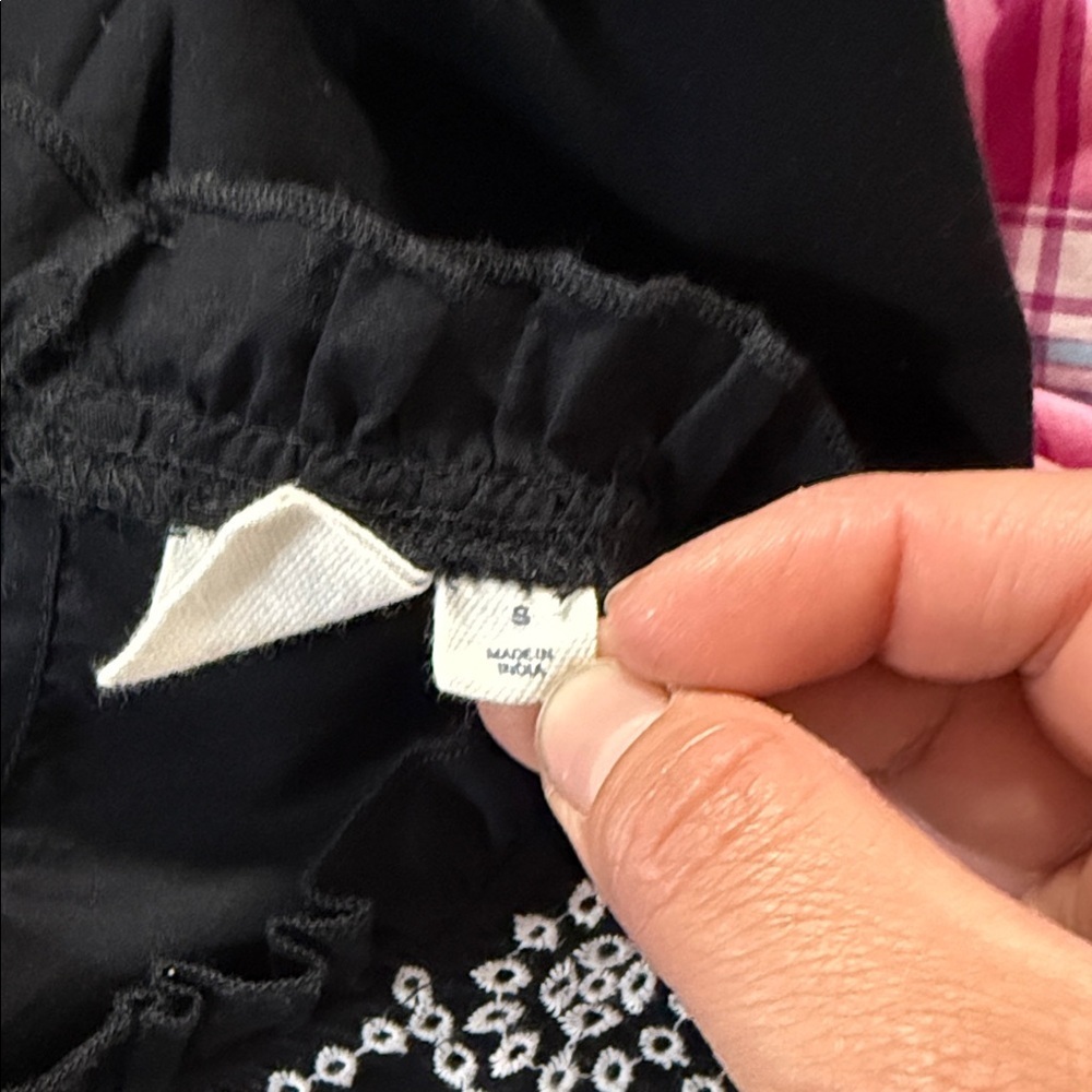 GAP Black Blouse with White Lace Accents - Picture 6 of 7